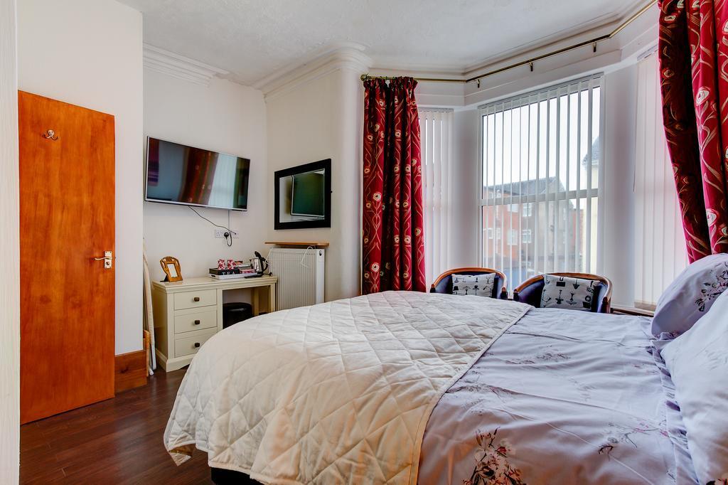 Sutton Park Guest House Blackpool Extérieur photo